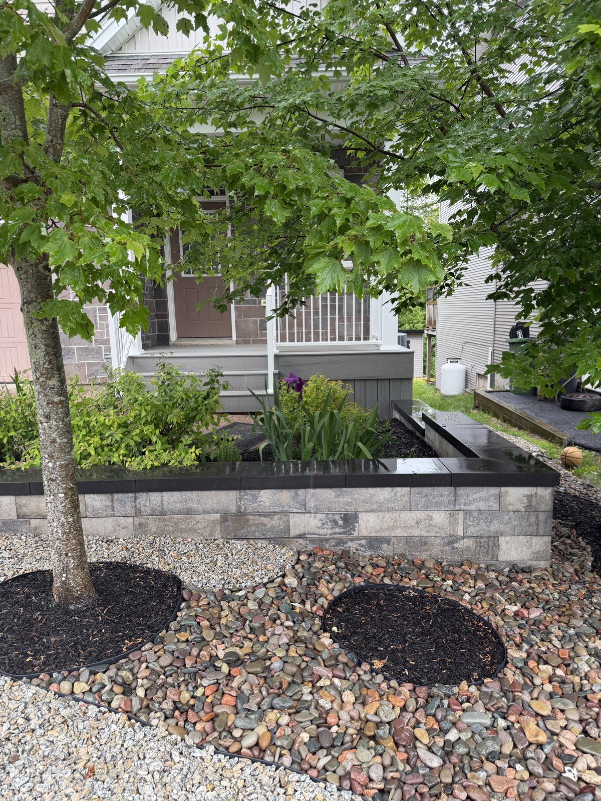 Photo from universallandscaping.ca 3